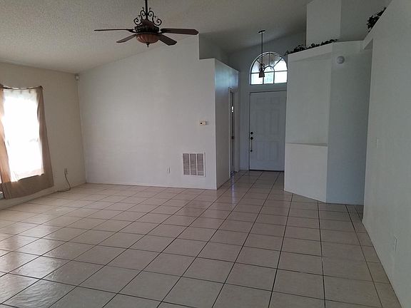 3rd image of 13718 Glasser Ave