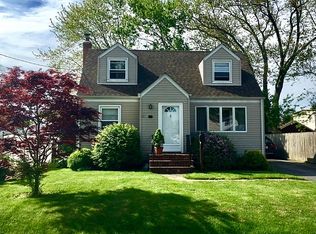 514 Greenlawn Ter, Copiague, NY 11726
