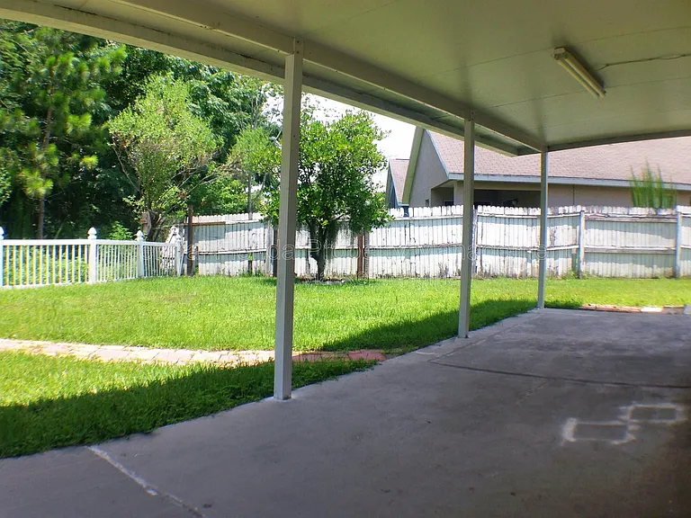 2320 Justin Ave — Photo 12