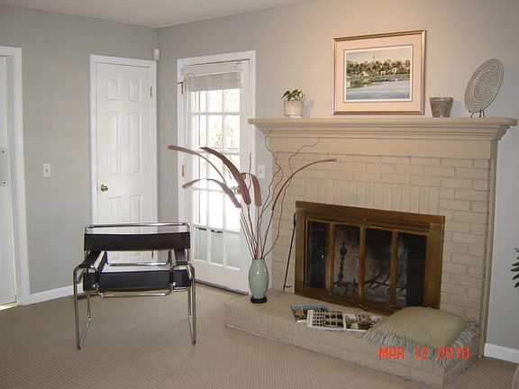 Sunny LR w Wood-burning FP