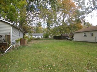 26059 Lamour St, Harrison Township, MI 48045
