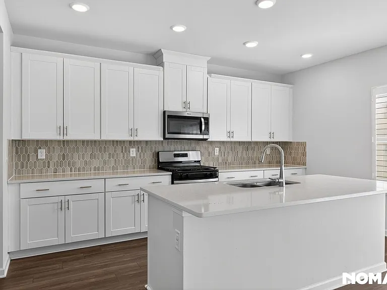 6039 Hickory Creek Ct — Photo 8