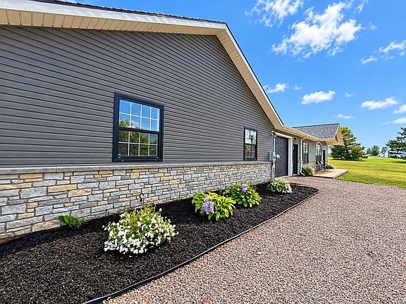 4th image of 2697 Buntain Rd