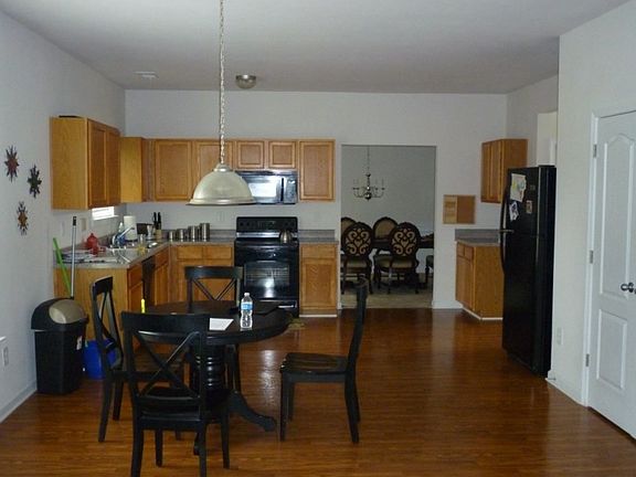 5th image of 489 Trousseau Ln