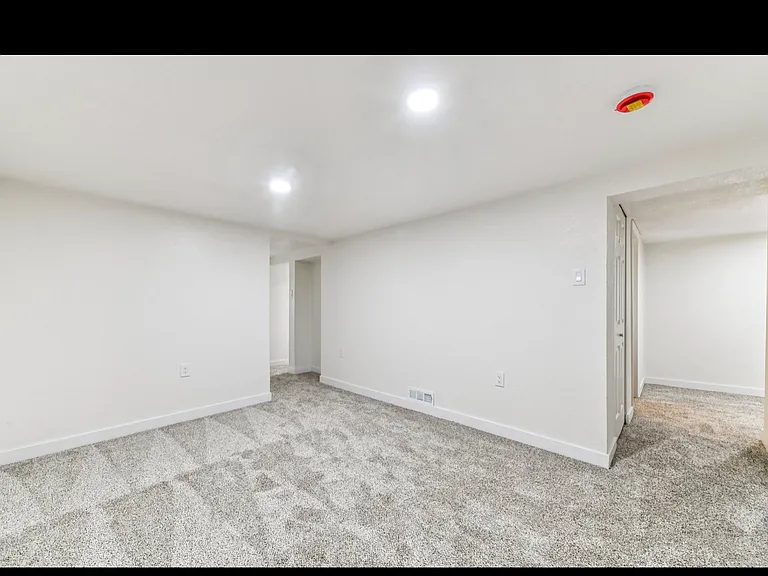 1325 Lansing St — Photo 9