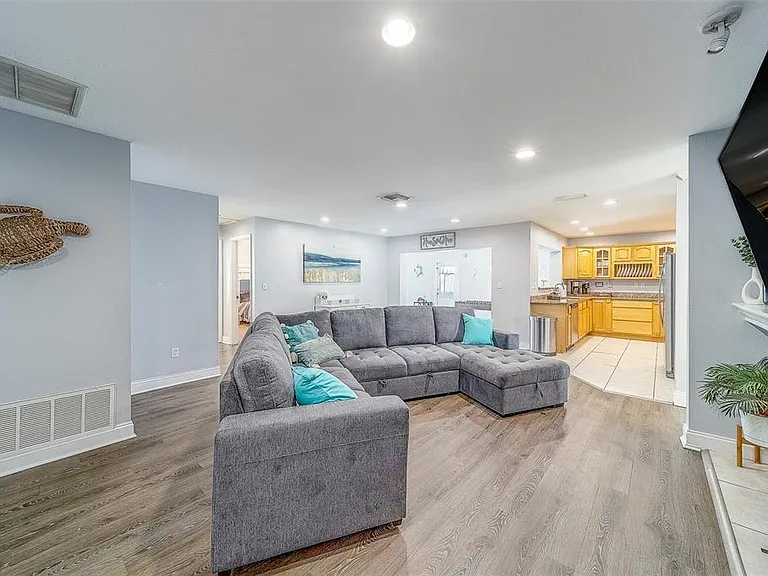 14414 91st Ave — Photo 3