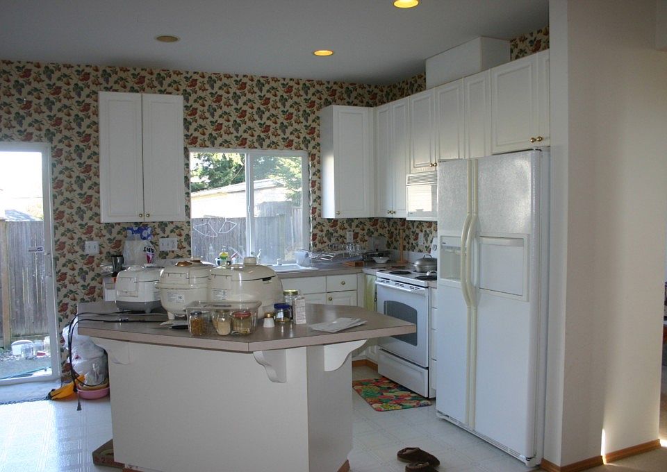 2nd image of 3911 149th St SW #6