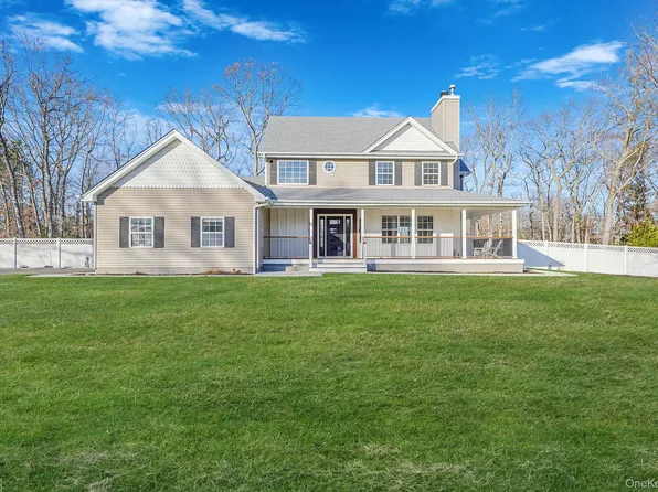 7 Sander Court, Middle Island, NY 11953