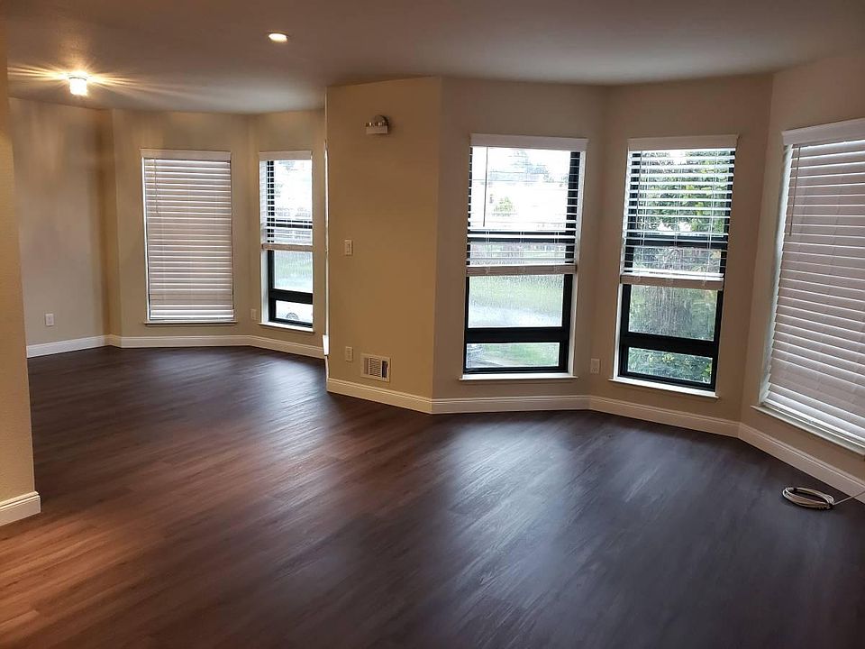 1st image of 50 Diana St