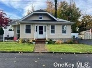 218 1st Ave, Port Jefferson, NY 11777