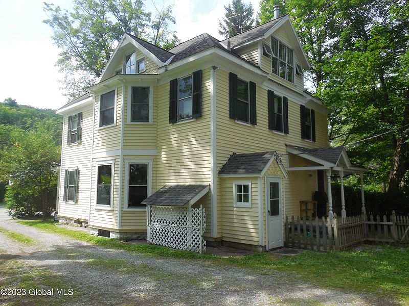 2nd image of 222 Main Street