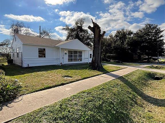 2nd image of 3017 Stallings Dr