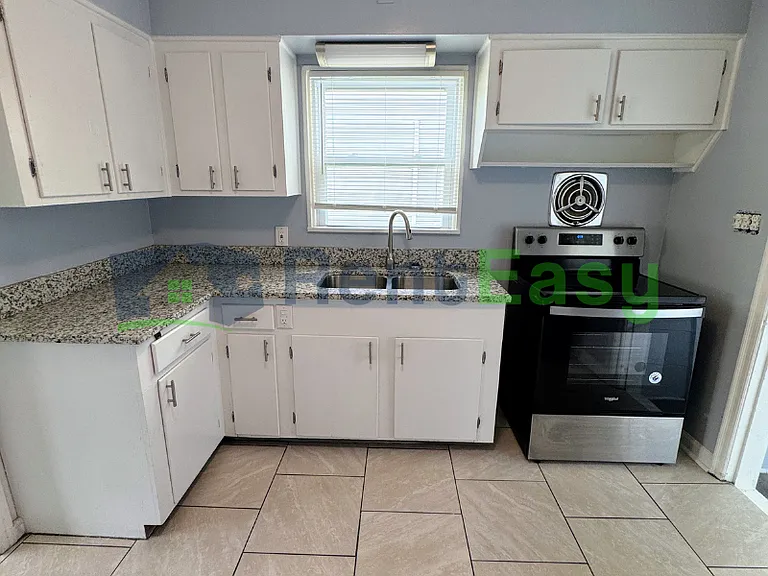 2625 Eastwood Ave — Photo 5