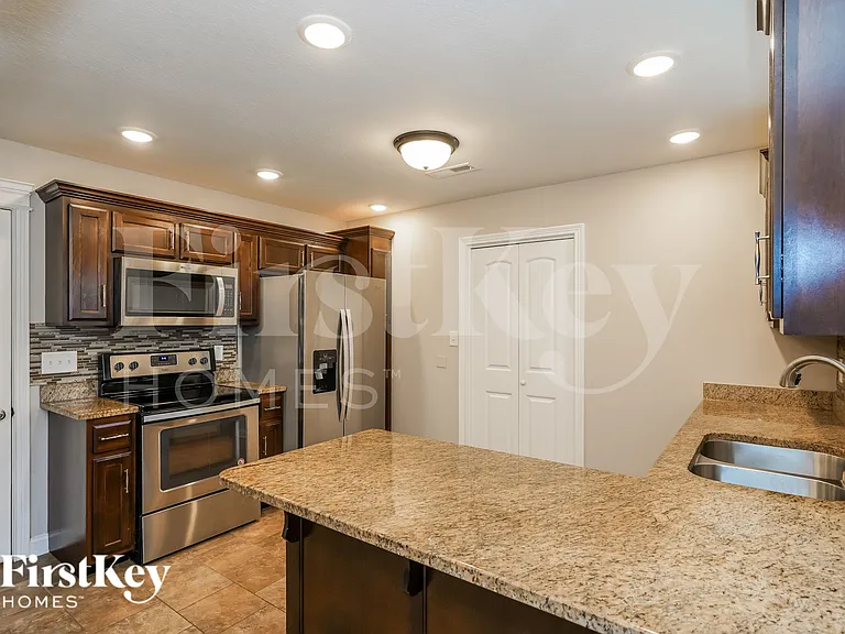 2060 Jackie Lorraine Dr — Photo 7