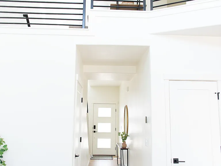 1802 W Drake Ln — Photo 11