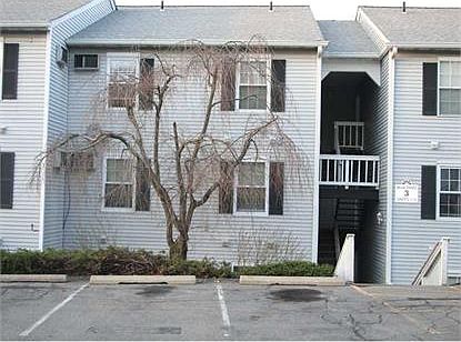 1st image of 3 Lexington Hl