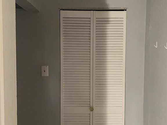 3rd image of 1844 Frankfort Ave APT 3