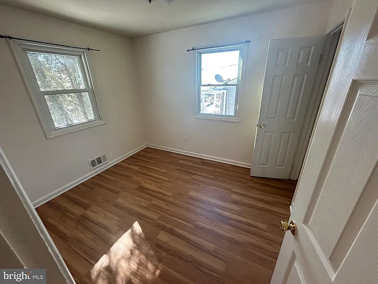 7208 Powhatan St — Photo 11