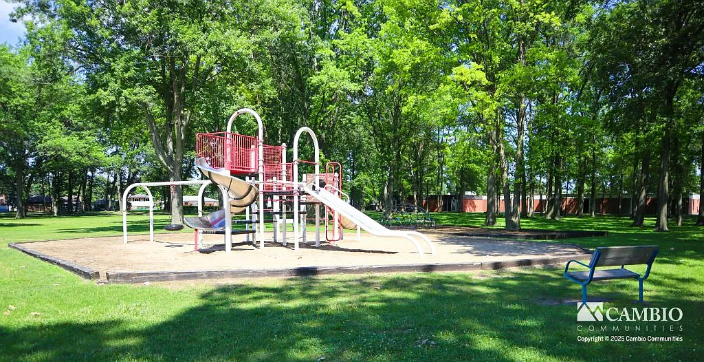 Warren Estates — Photo 4