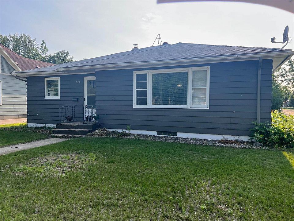 1st image of 523 8th St NE