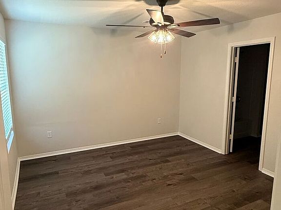 5th image of 10213 Marilyn Dr