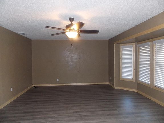 4th image of 511 Avenue G