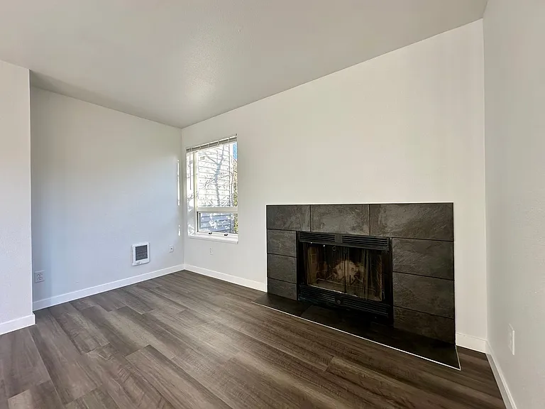 1712 Boylston Ave — Photo 6