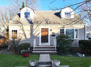 1094 N Broadway, Massapequa, NY 11758