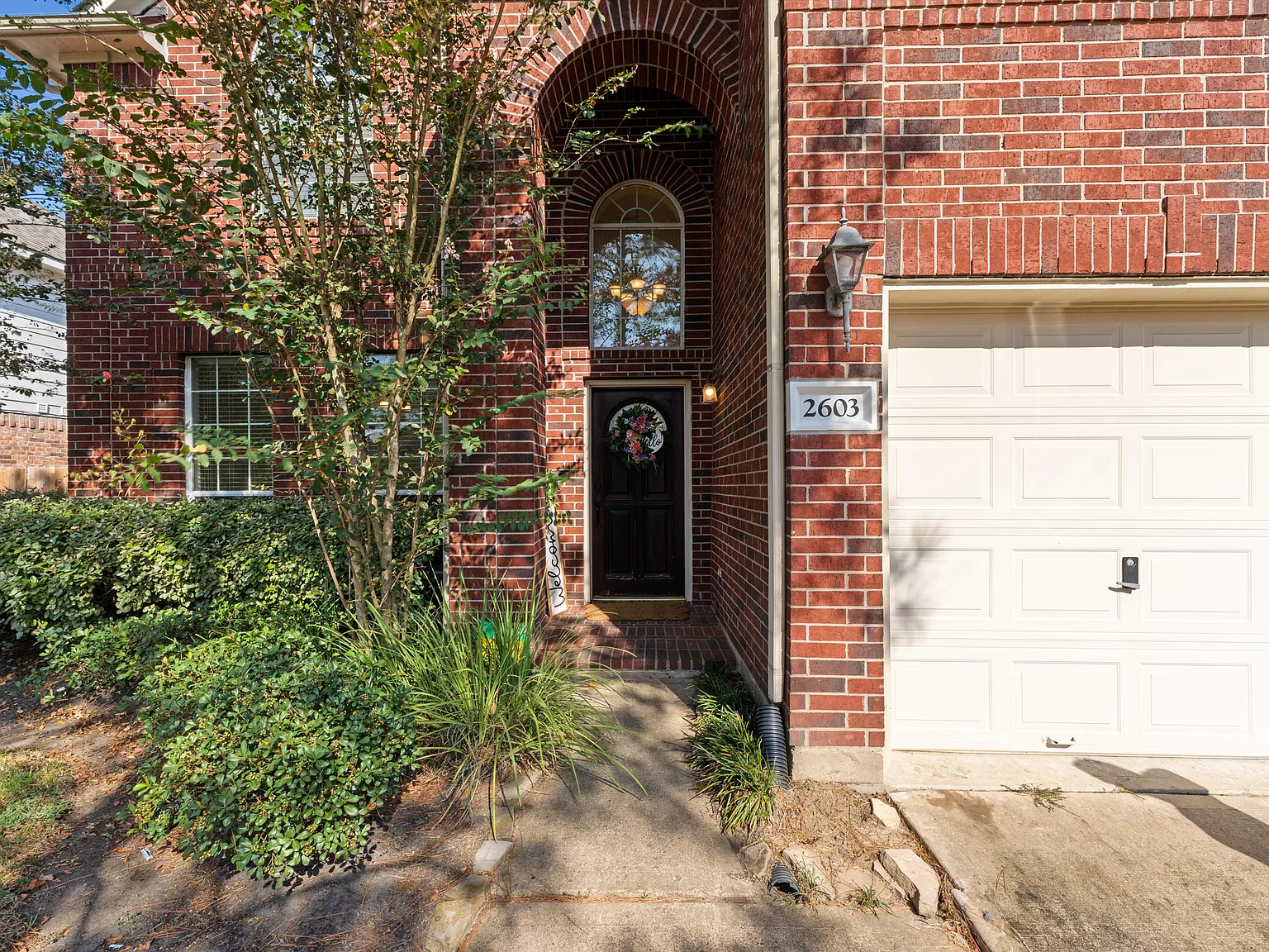4 bed, 2.5 bath, 2533 sqft, $3,150 — Photo 2