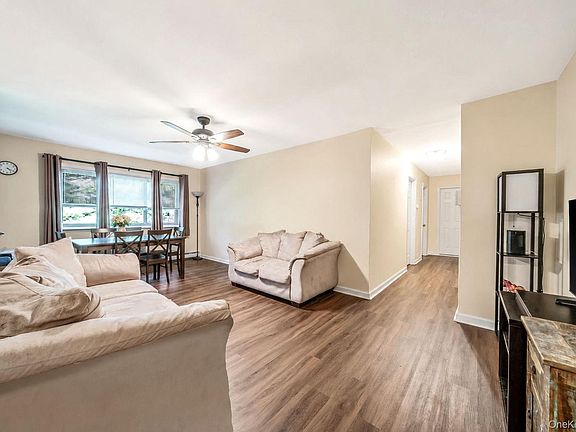 4th image of 2449F Union Boulevard #9B