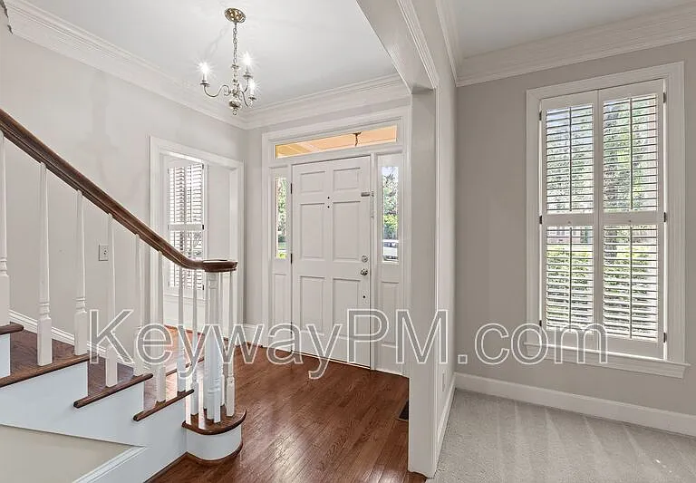 879 Sparkleberry Rd — Photo 2