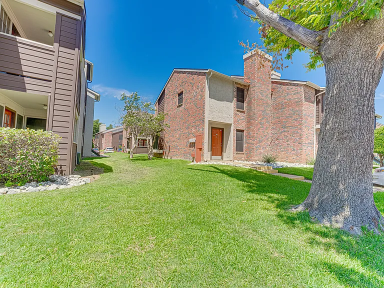 Timberglen Apartments — Photo 23