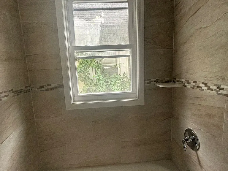 1132 Saint Louis Ave #2R — Photo 15