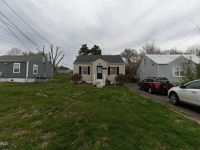 1133 Fair Dr — Photo 9