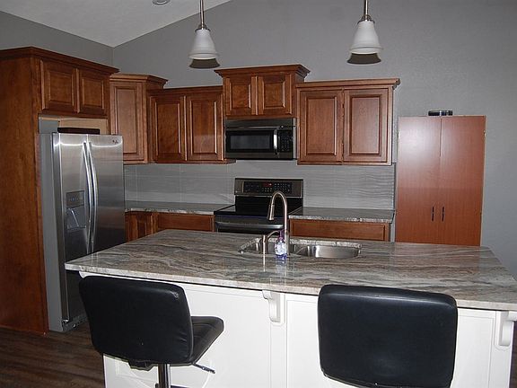 5th image of 2907 Dickens Dr