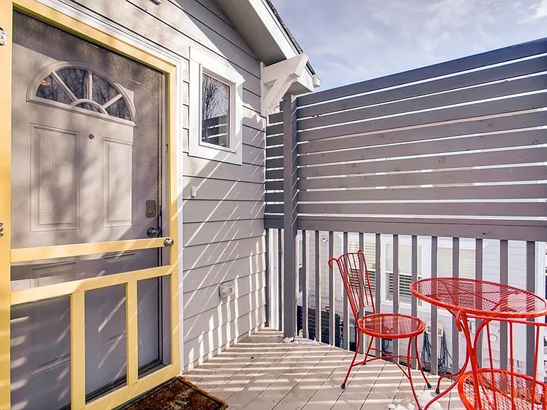 2375 N Yosemite St — Photo 3