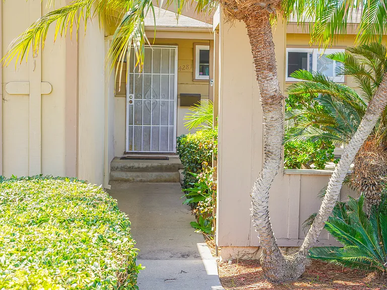 4281 Conrad Ave — Photo 3