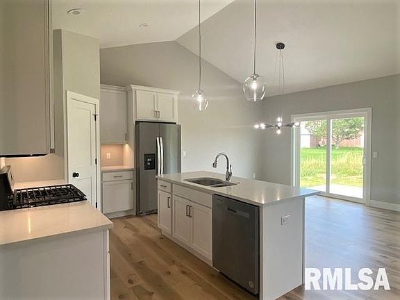 2nd image of 4807 Willow Cir