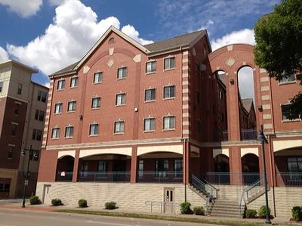 325 E College St, Iowa City, IA