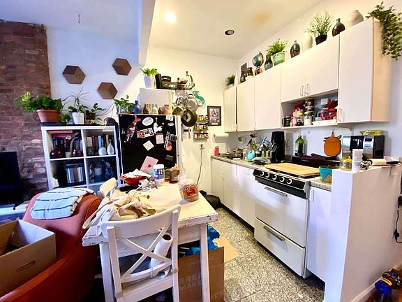 3rd image of 658 Carroll St #D2