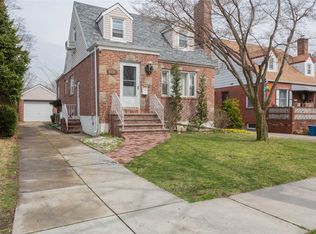 21715 53rd Ave, Bayside Hills, NY 11364