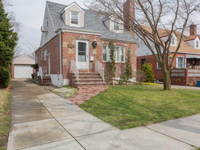 21715 53rd Ave, Bayside Hills, NY, 11364