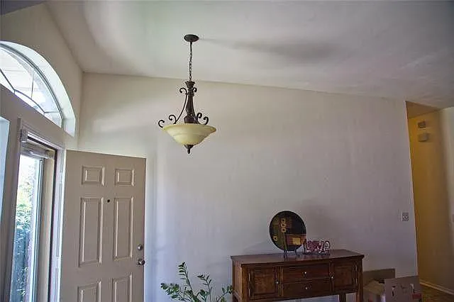 3713 Tulip Tree Dr — Photo 5