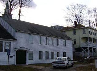 28 Bay Ave E, Hull, MA 02045