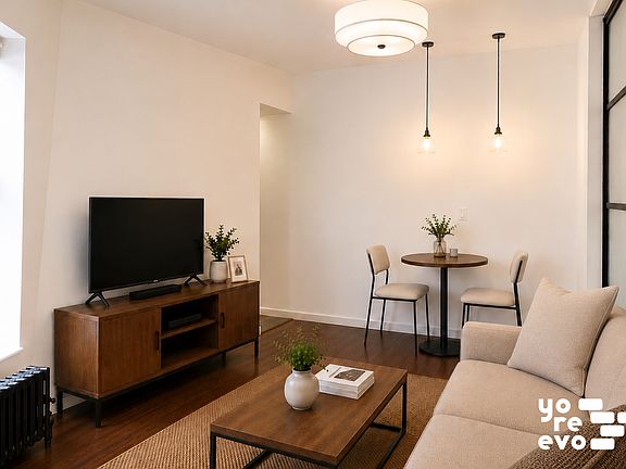 3rd image of 211 W 10th St APT 2B