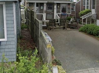 15 6th St #2, Wareham, MA 02571