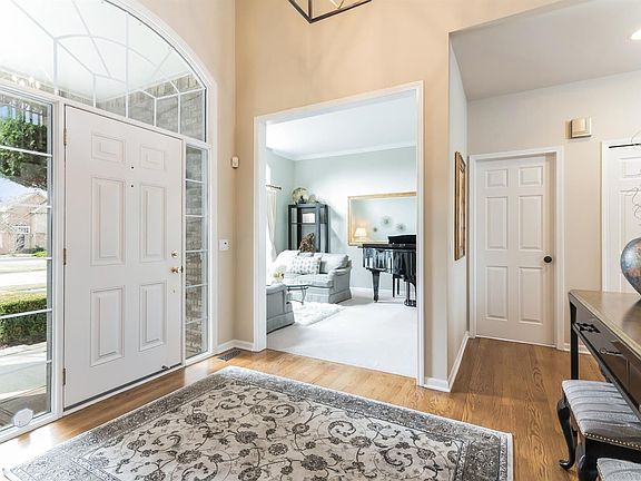 3rd image of 4486 Lake Forest Dr E