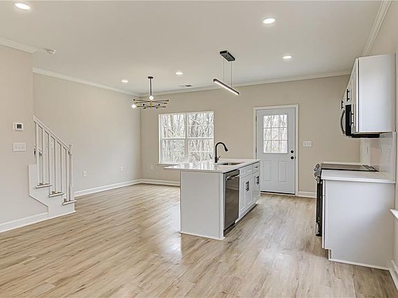 3rd image of 1211 Lombardy St