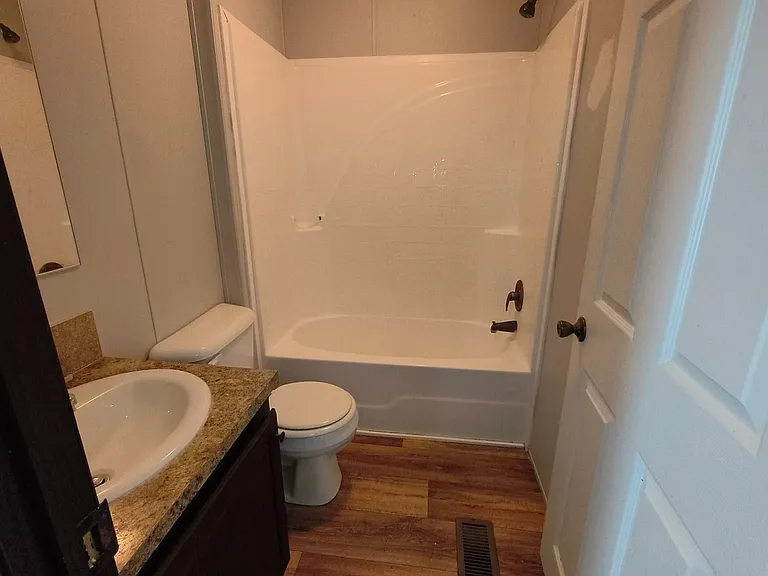 16 Burr Oak Dr — Photo 11