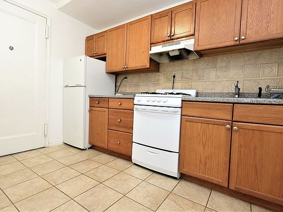 3rd image of 67-14 108th St #4D
